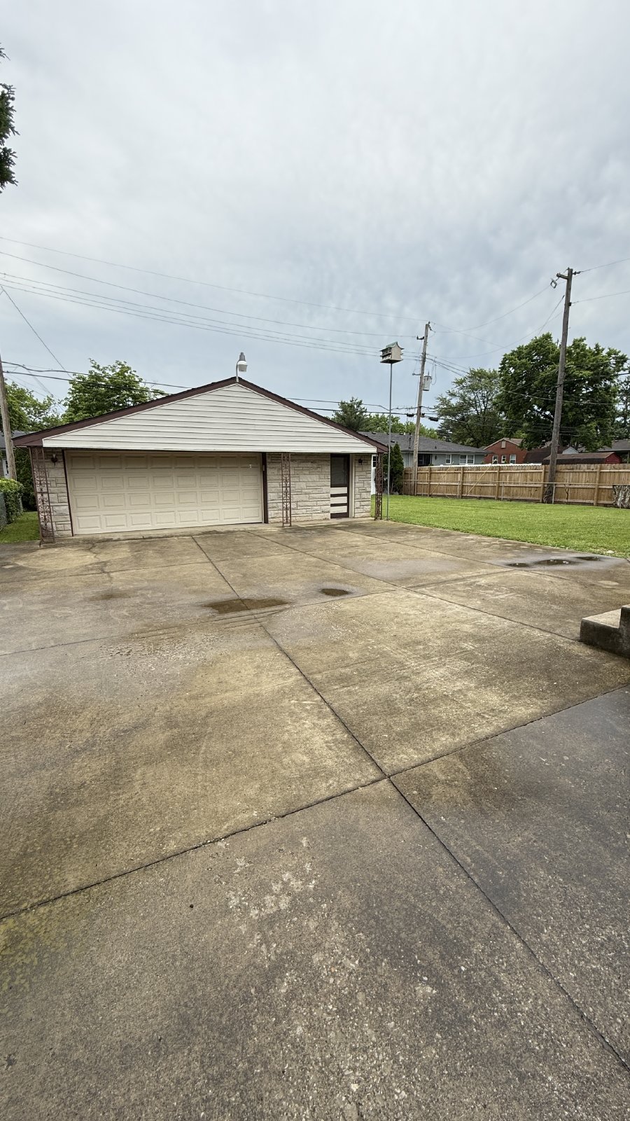 3bd 2ba home in the Bowman Field area property image