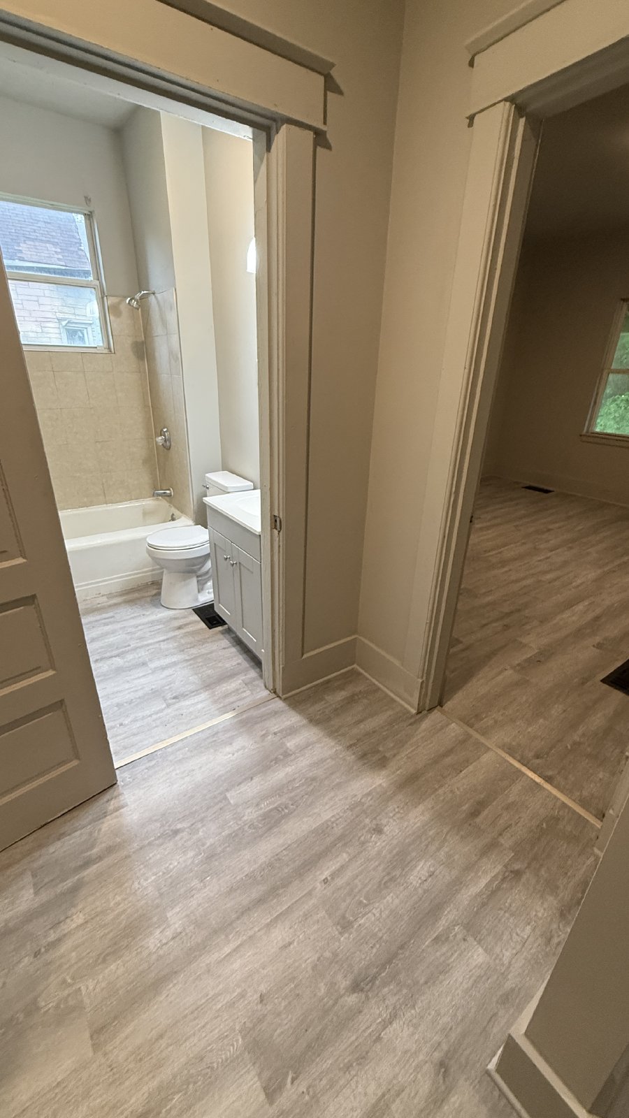 $1100/mo 2bd 1ba Town home. property image