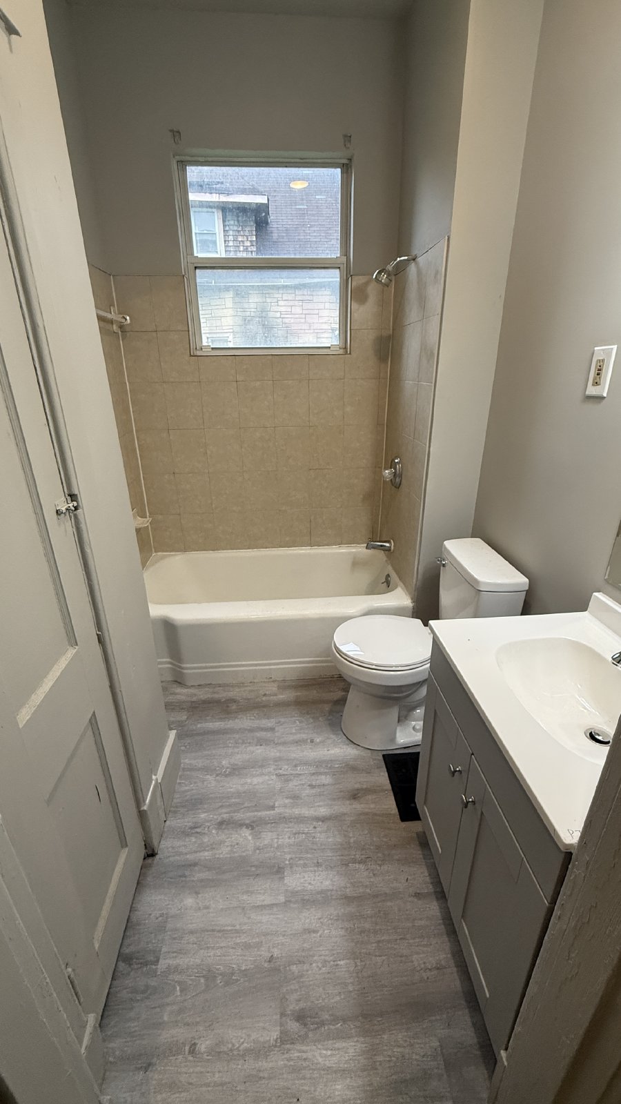 $1100/mo 2bd 1ba Town home. property image