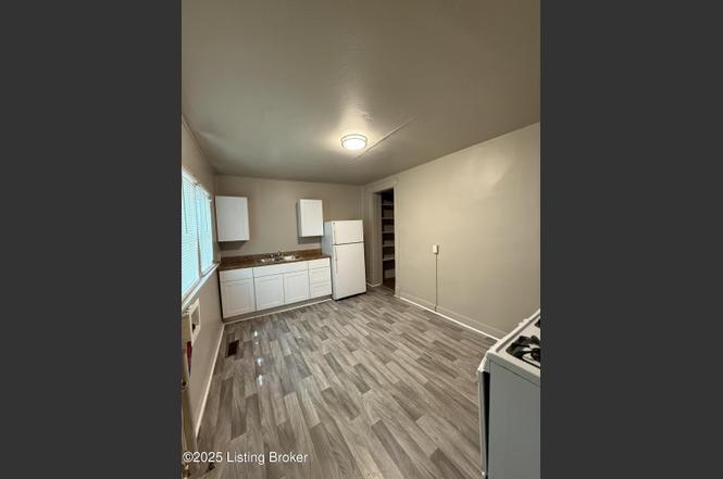 1bd 1ba $825/month in the Portland Neighborhoof property image