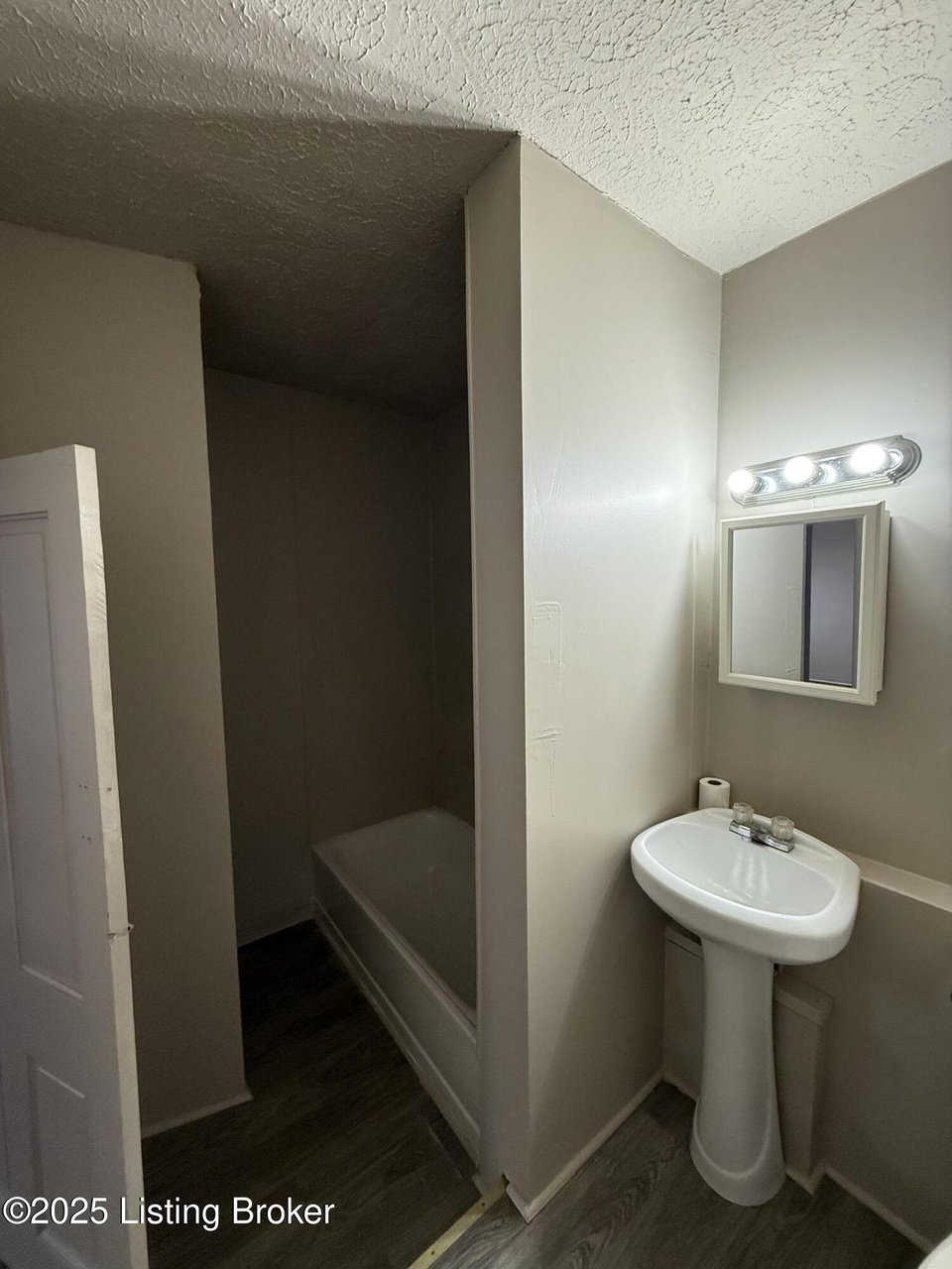 Unit 4 property image